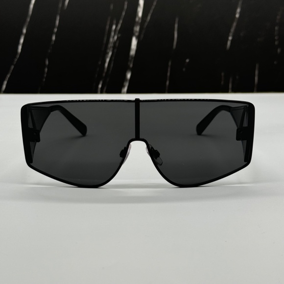 NEW DG2305 01/87 DOLCE&GABBANA BLACK OVERSIZED UNISEX SUNGLASSES - Picture 3 of 10